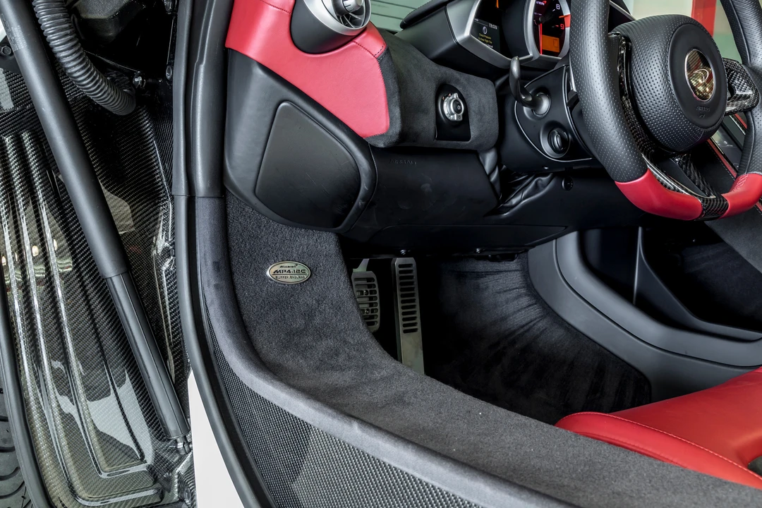 2013 McLaren MP4-12C - Image 8 of 8