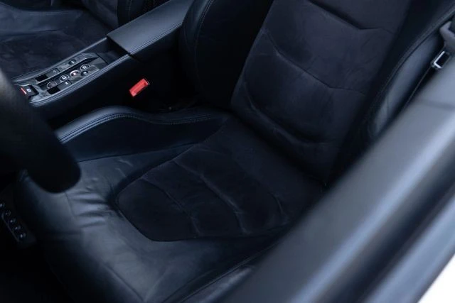 2013 McLaren MP4-12C Spider - Image 31 of 31