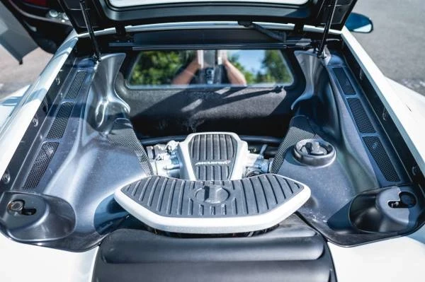 2013 McLaren MP4-12C - Image 10 of 10