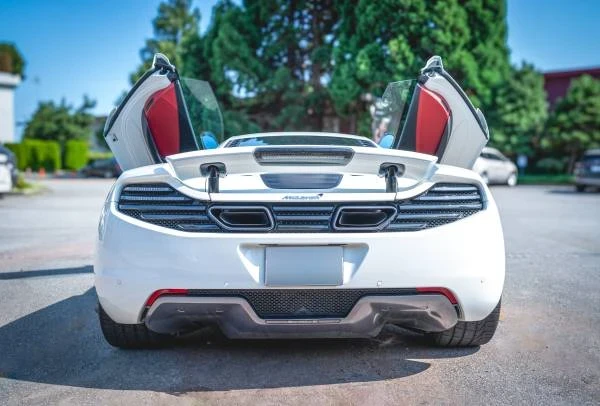 2013 McLaren MP4-12C - Image 5 of 10