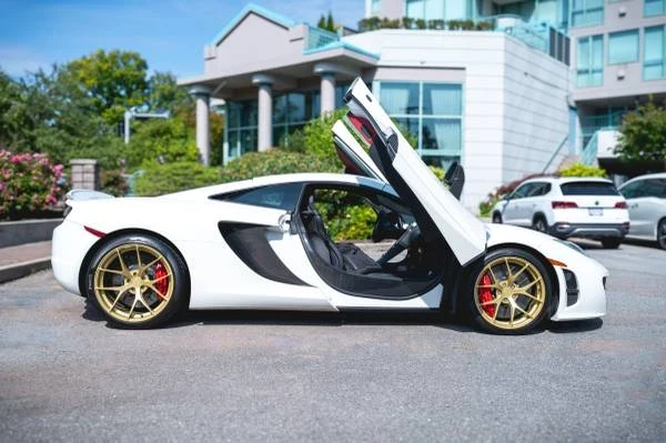 2013 McLaren MP4-12C - Image 6 of 10