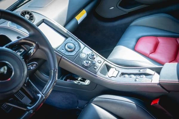 2013 McLaren MP4-12C - Image 9 of 10