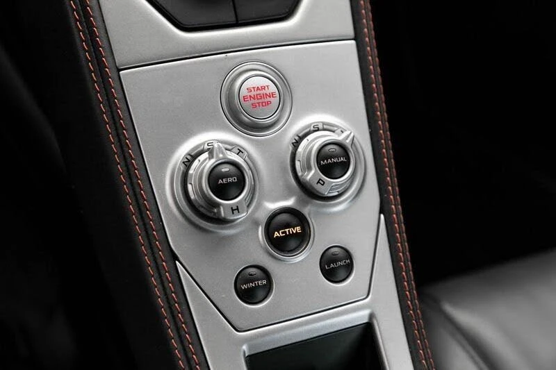 2013 McLaren MP4-12C - Image 29 of 31