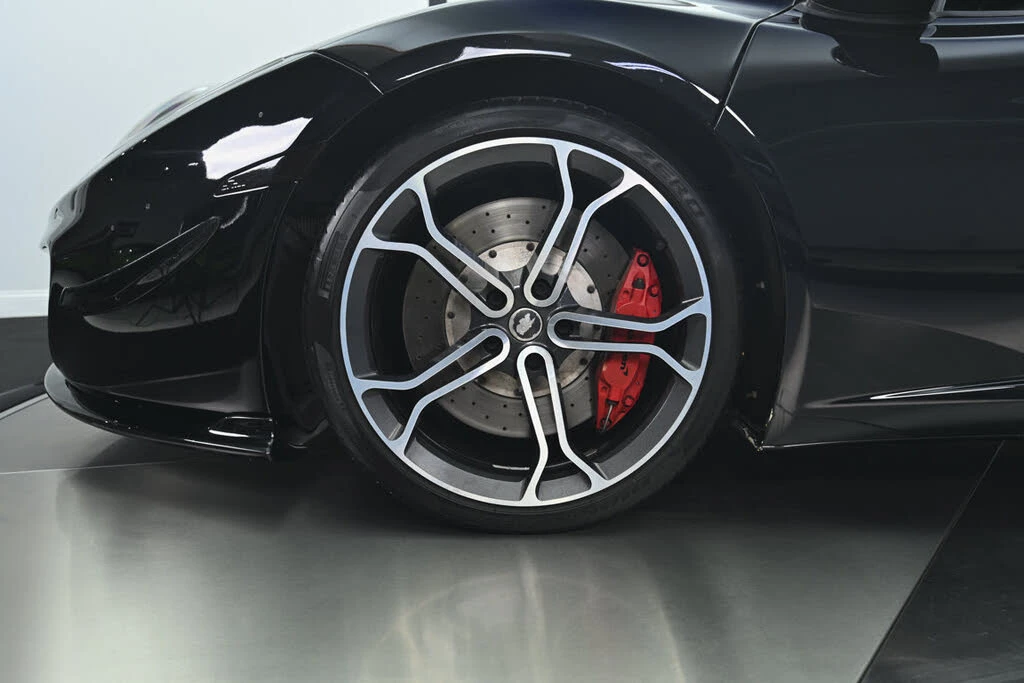 2013 McLaren MP4-12C - Image 13 of 23