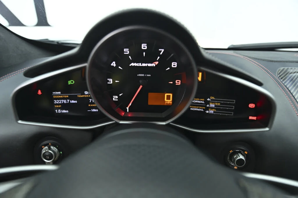 2013 McLaren MP4-12C - Image 19 of 23