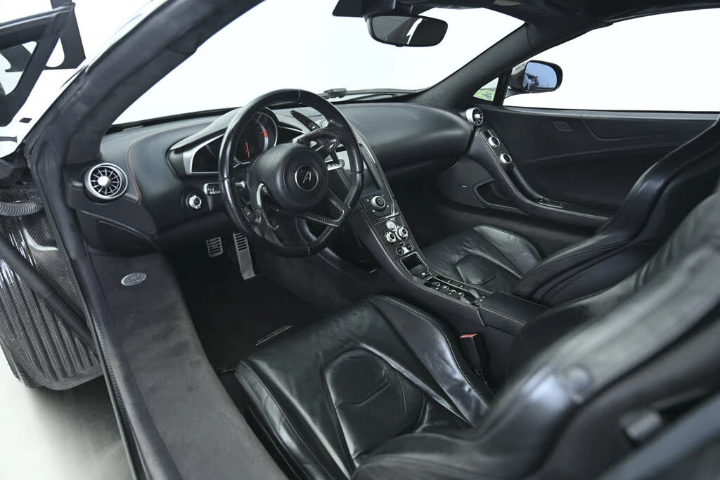 2013 McLaren MP4-12C - Image 14 of 23