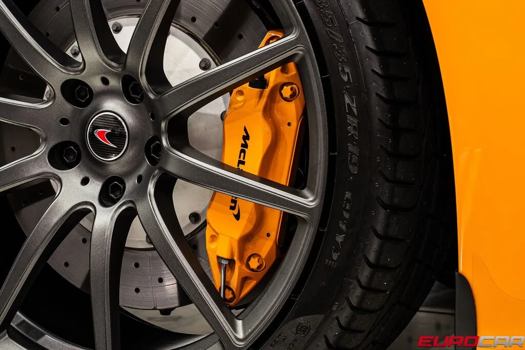 2013 McLaren MP4-12C - Image 29 of 31