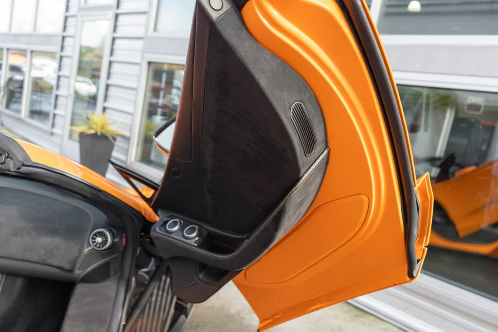 2013 McLaren MP4-12C - Image 30 of 31