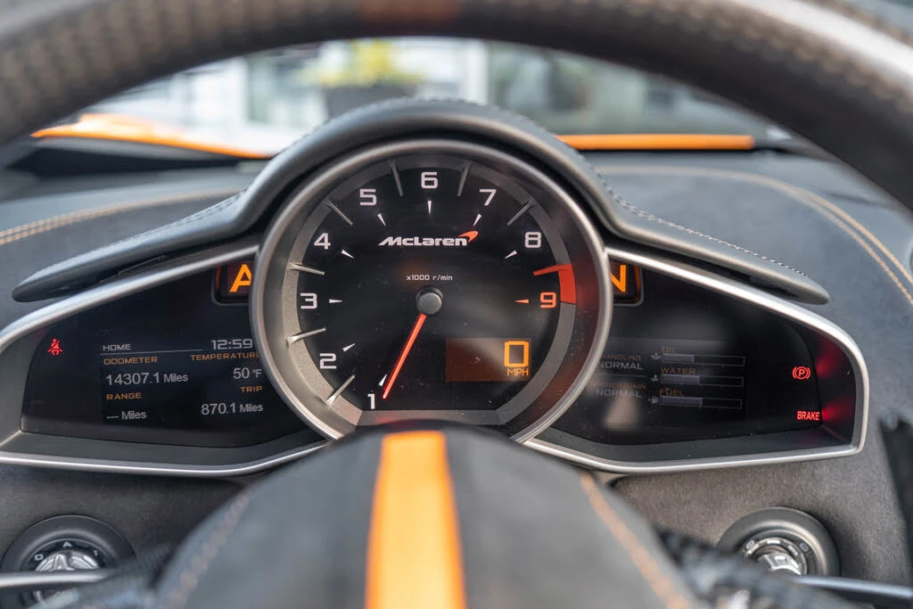2013 McLaren MP4-12C - Image 16 of 31