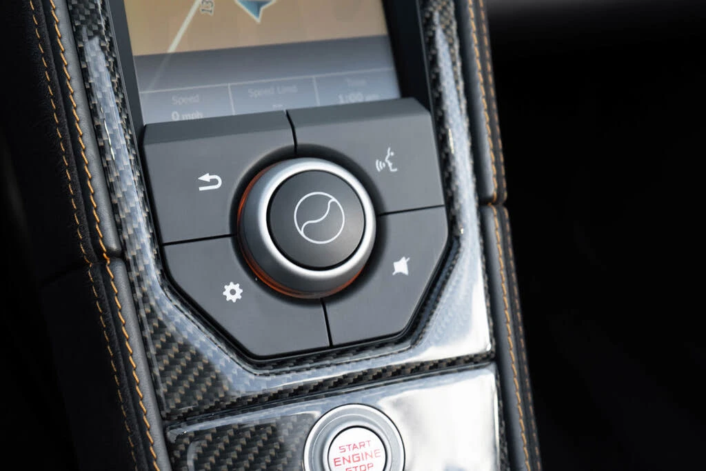2013 McLaren MP4-12C - Image 25 of 31