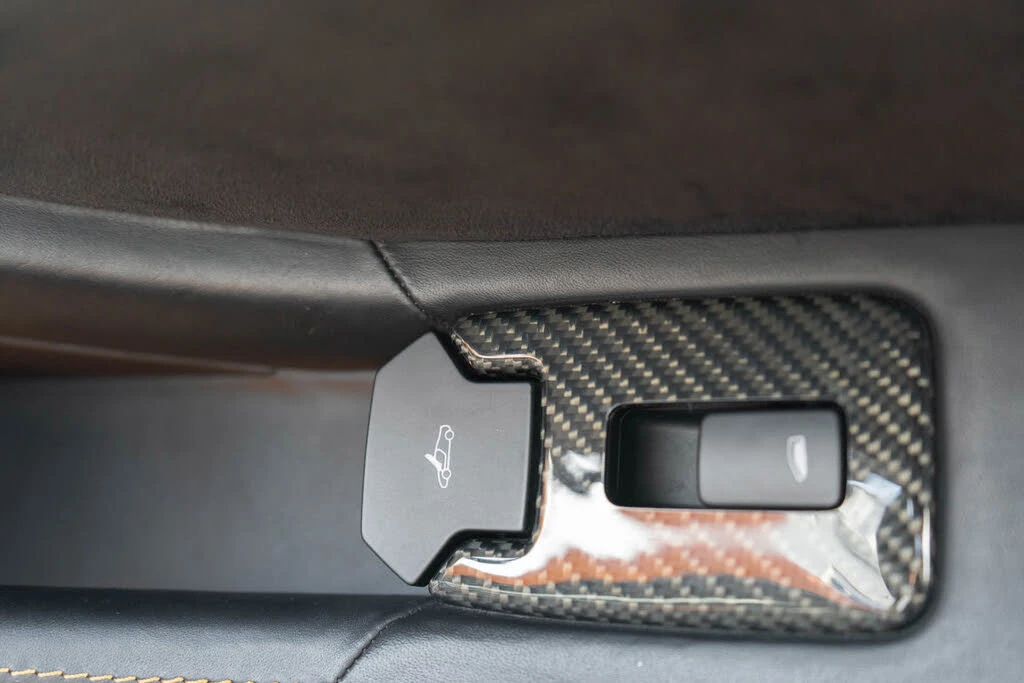 2013 McLaren MP4-12C - Image 31 of 31