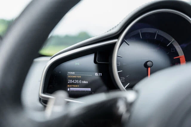 2013 McLaren MP4-12C - Image 27 of 31
