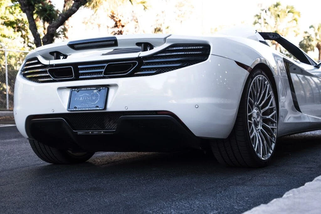 2013 McLaren MP4-12C - Image 17 of 31