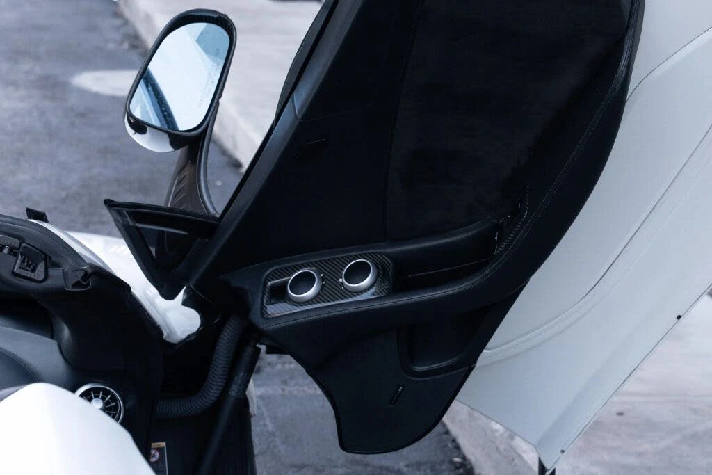 2013 McLaren MP4-12C - Image 26 of 31