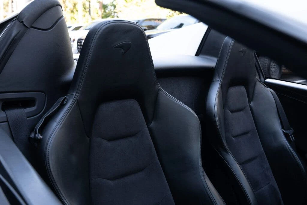 2013 McLaren MP4-12C - Image 28 of 31