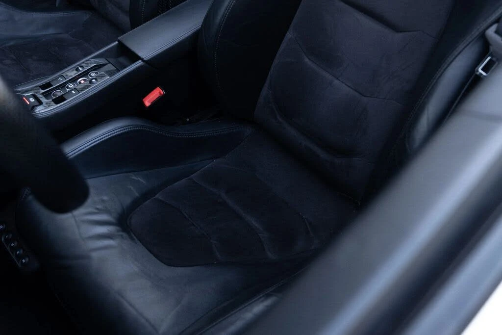 2013 McLaren MP4-12C - Image 31 of 31