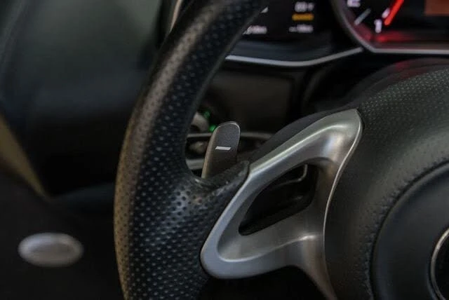 2013 McLaren MP4-12C - Image 29 of 31