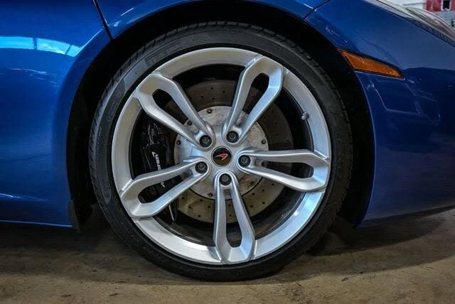 2013 McLaren MP4-12C - Image 17 of 31
