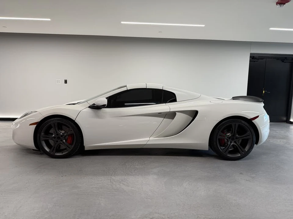 2013 McLaren MP4-12C - Image 3 of 21