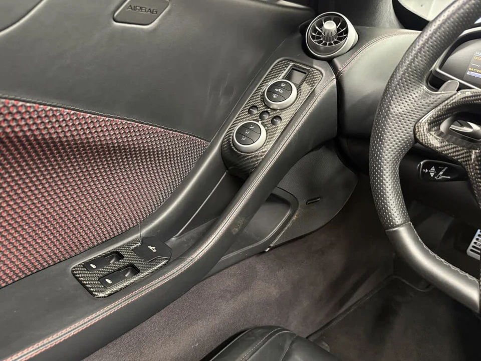 2013 McLaren MP4-12C - Image 15 of 21