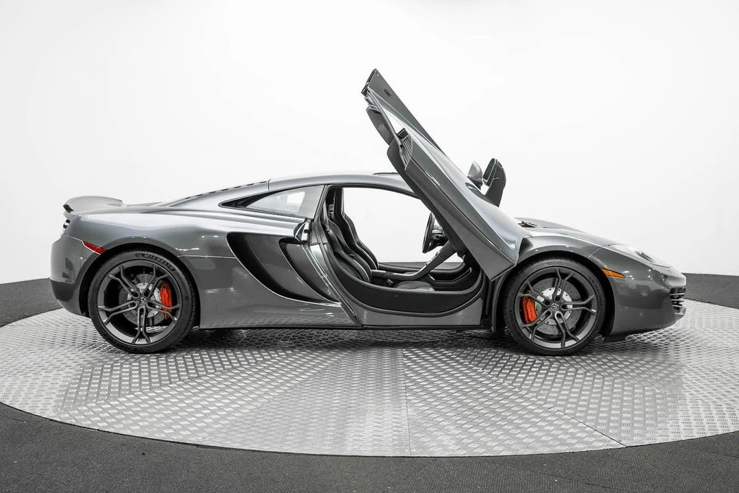 2013 McLaren MP4-12C - Image 10 of 12