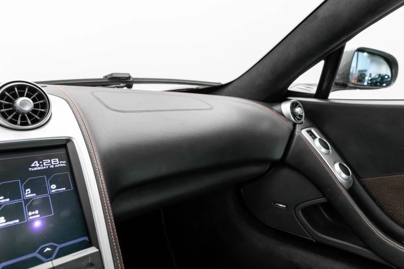 2013 McLaren - Image 20 of 31