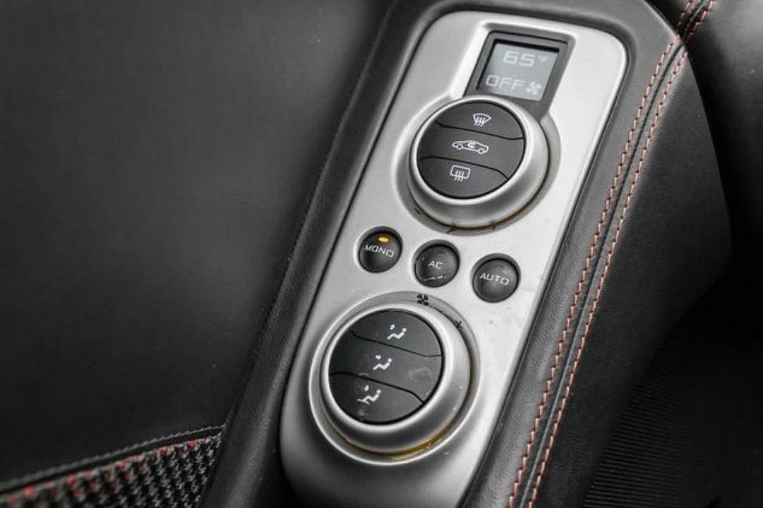 2013 McLaren - Image 30 of 31