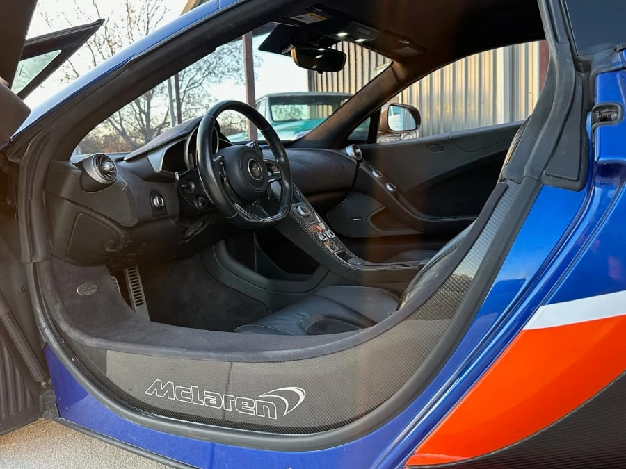 2013 McLaren MP4-12C - Image 8 of 10