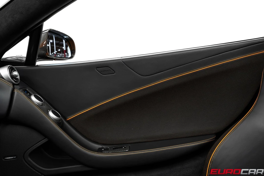 2013 McLaren MP4-12C - Image 30 of 31