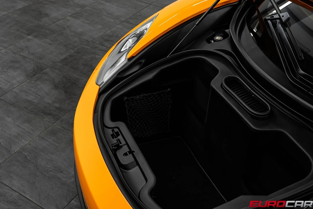 2013 McLaren MP4-12C - Image 13 of 31
