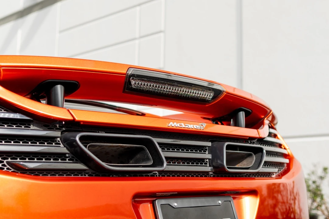2013 McLaren MP4-12C - Image 27 of 31