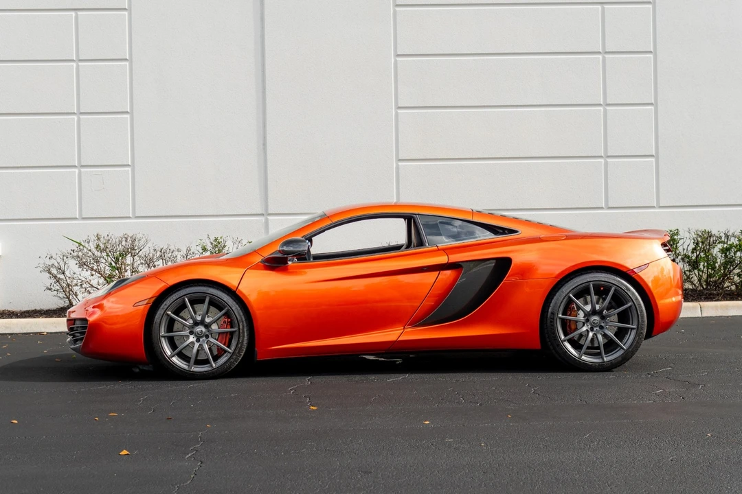 2013 McLaren MP4-12C - Image 23 of 31