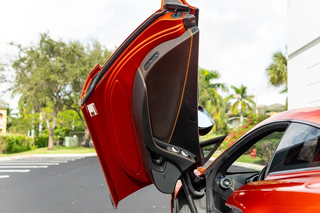 2013 McLaren MP4-12C - Image 29 of 31