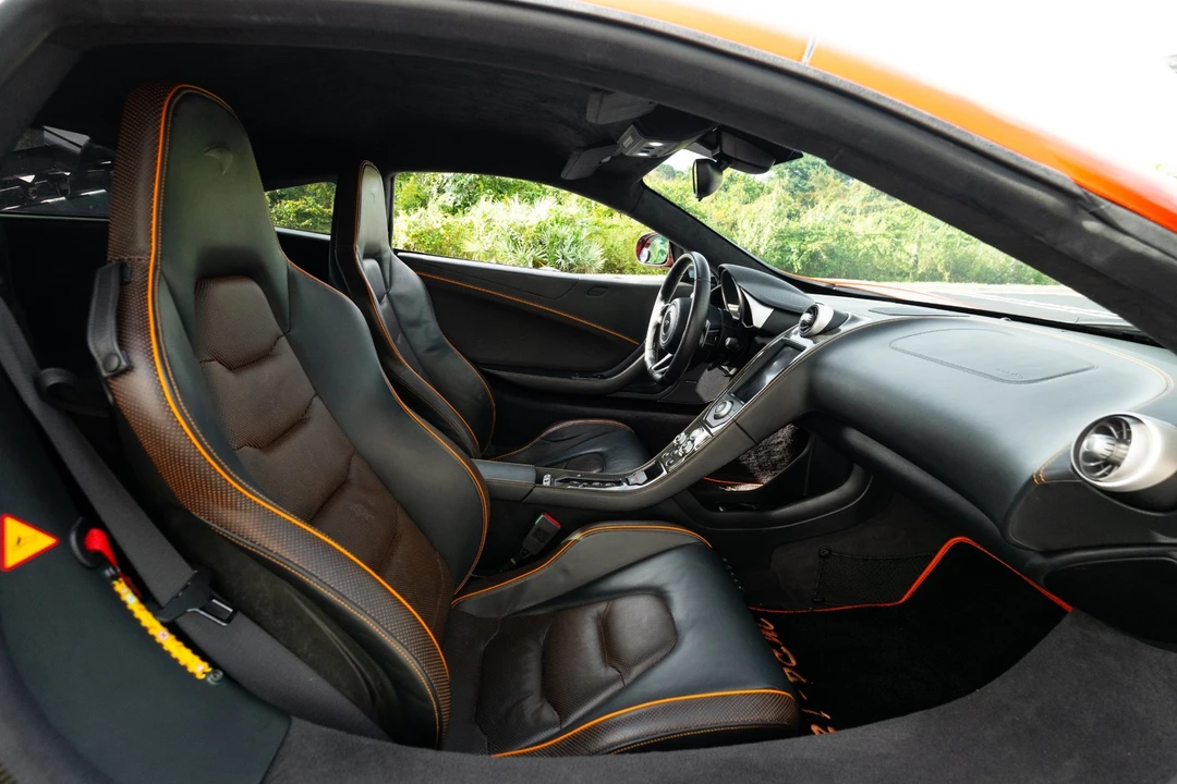 2013 McLaren MP4-12C - Image 8 of 31