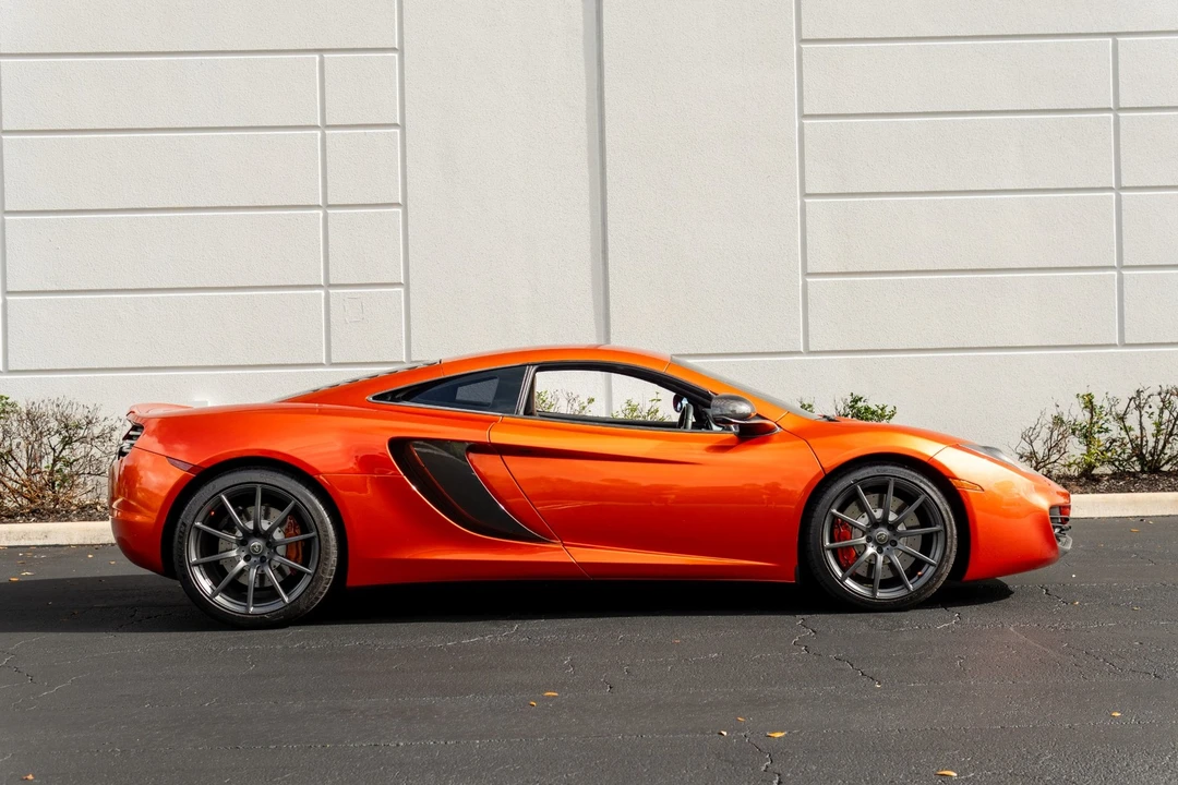 2013 McLaren MP4-12C - Image 13 of 31