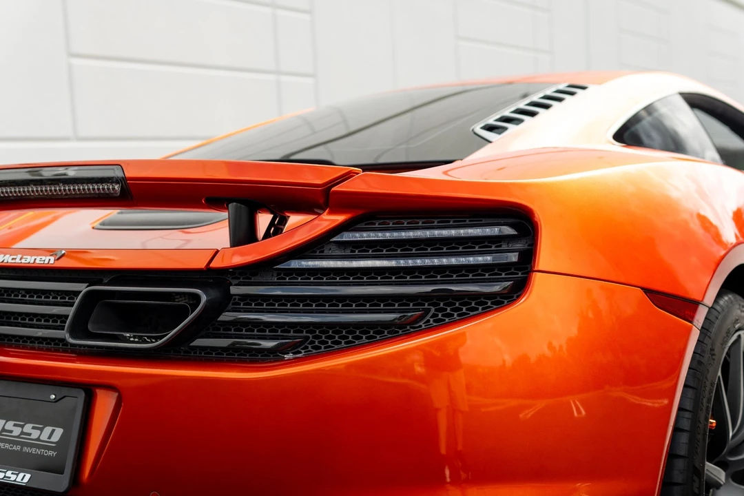 2013 McLaren MP4-12C - Image 16 of 31