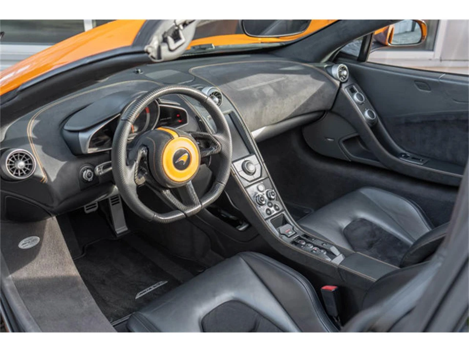 2013 McLaren MP4-12C - Image 11 of 12