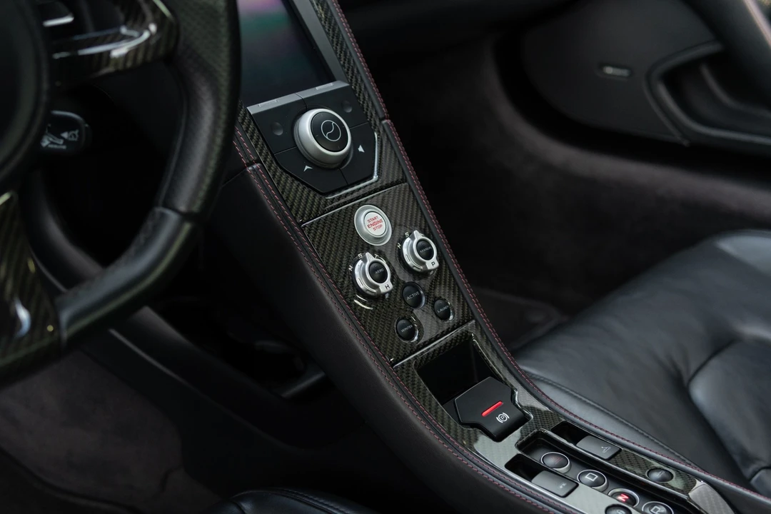 2013 McLaren MP4-12C - Image 6 of 12