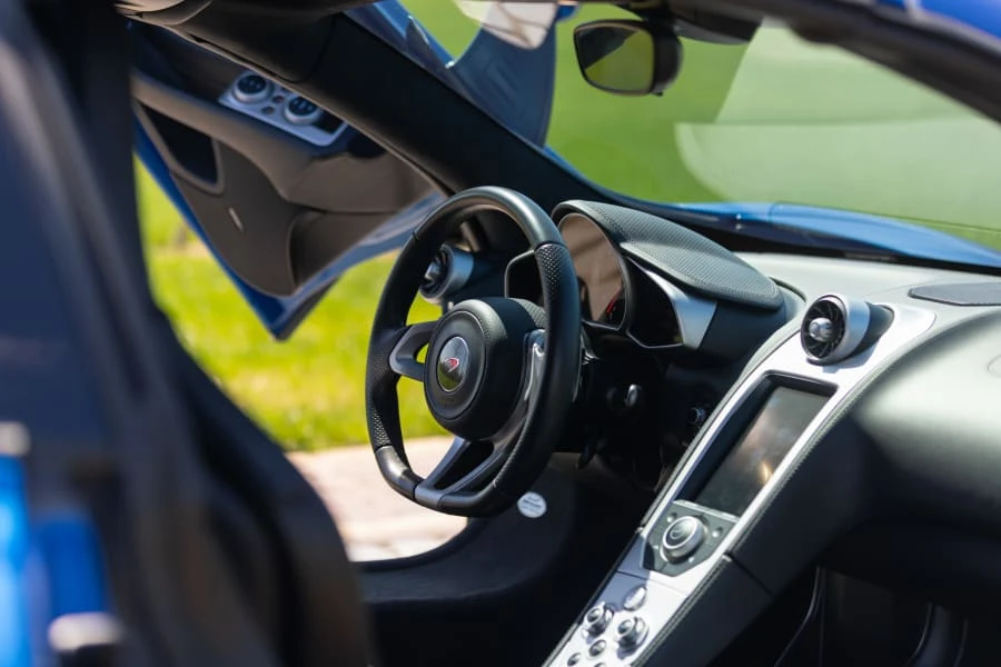 2013 McLaren MP4-12C - Image 22 of 31