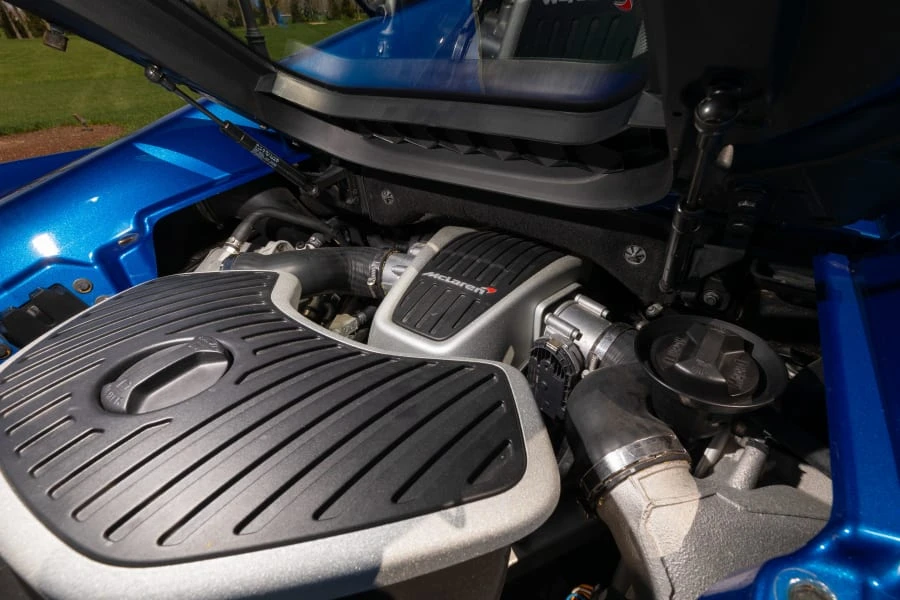 2013 McLaren MP4-12C - Image 30 of 31