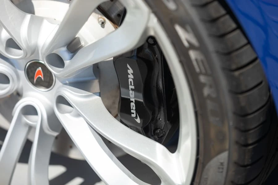 2013 McLaren MP4-12C - Image 17 of 31