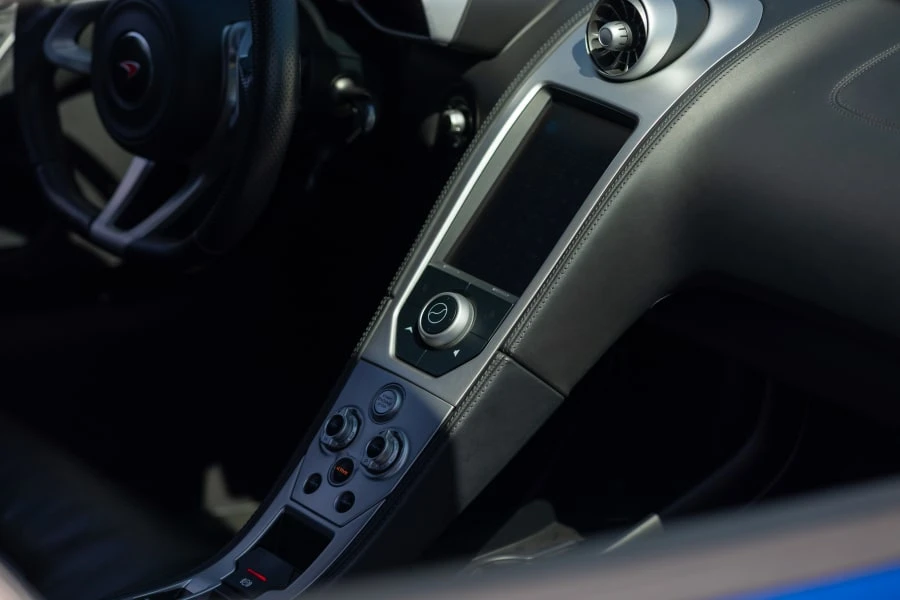 2013 McLaren MP4-12C - Image 23 of 31