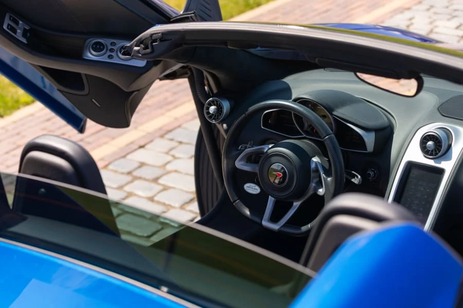 2013 McLaren MP4-12C - Image 26 of 31