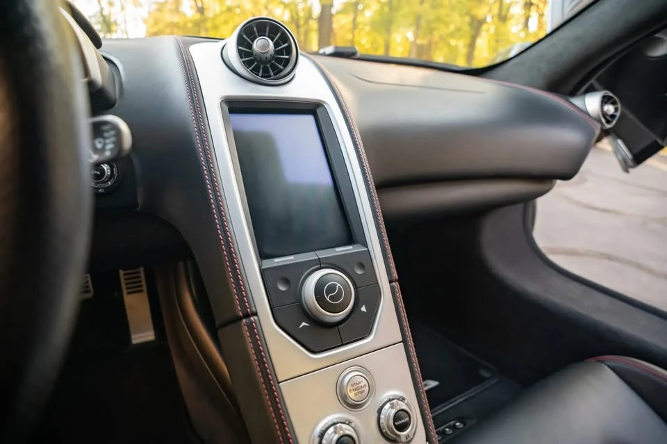 2013 McLaren MP4-12C Spider - Image 9 of 11