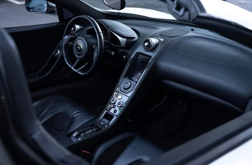 2013 McLaren MP4-12C - Image 12 of 18