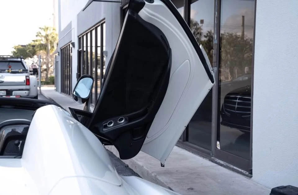 2013 McLaren MP4-12C - Image 16 of 18