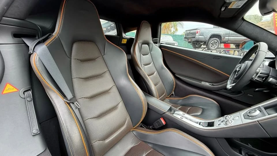 2013 McLaren MP4-12C - Image 12 of 14