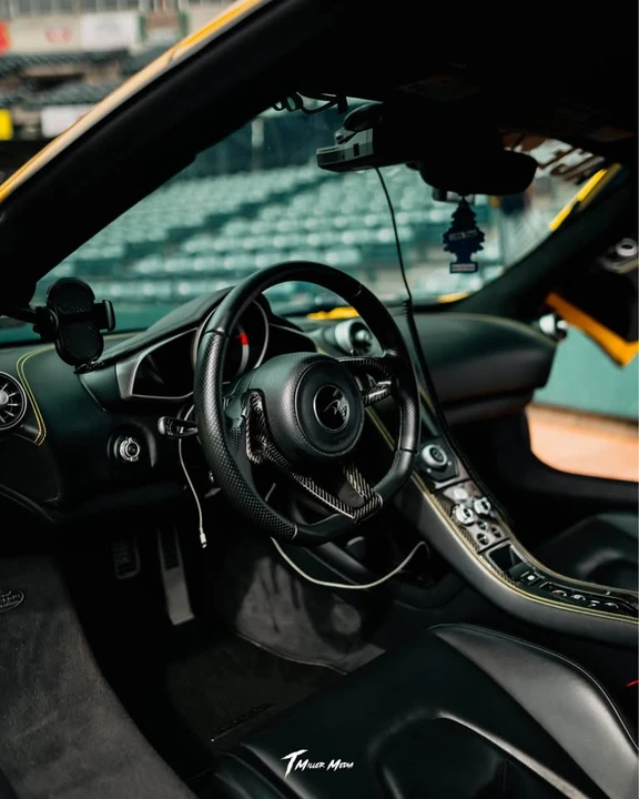 2013 McLaren MP4-12C - Image 2 of 11