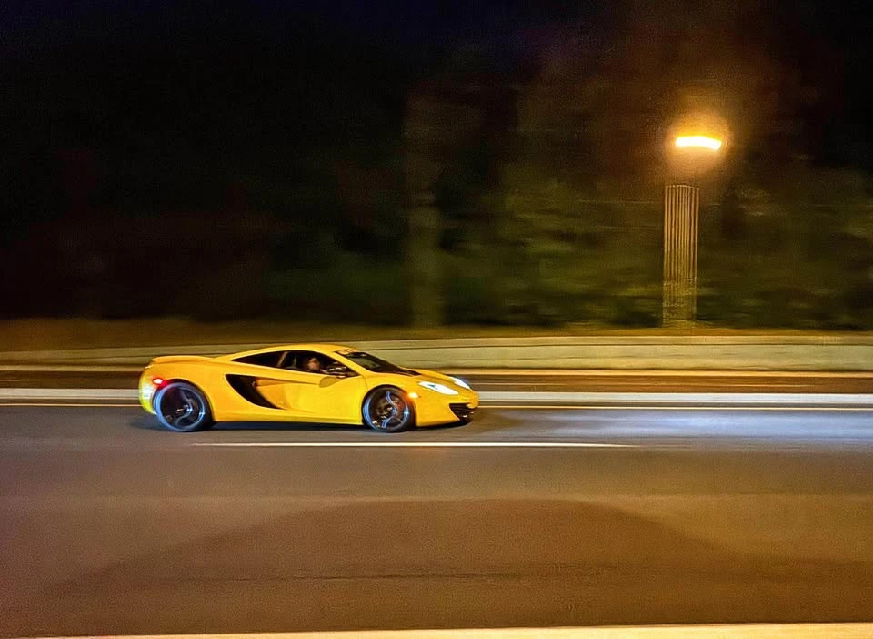 2013 McLaren MP4-12C - Image 10 of 11