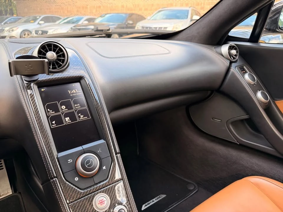 2013 McLaren MP4-12C Spider - Image 9 of 20
